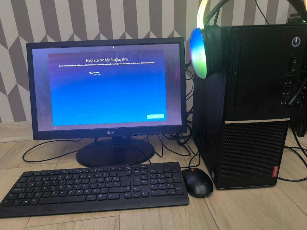Lenovo V530 Tower (10TV001DTX) - 2