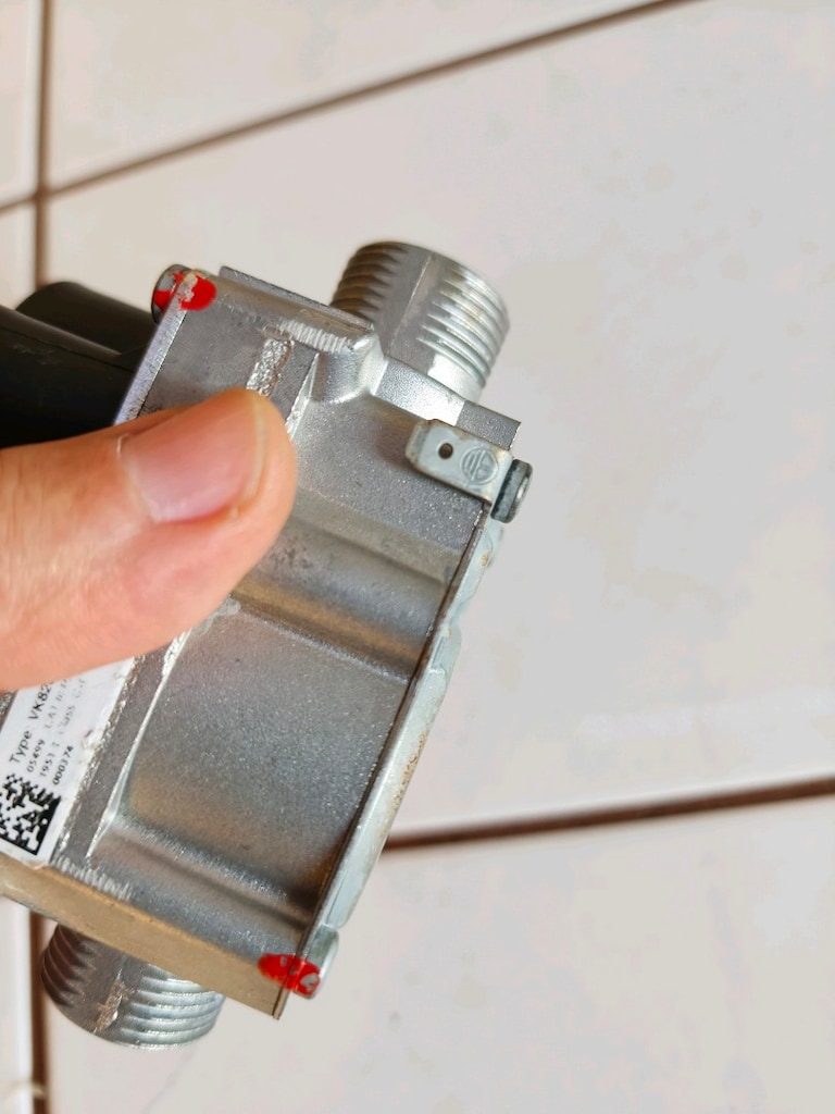 Honeywell markasına ait 24V (4.4VA) beslemeli kombi gaz valfi. durumun - 6