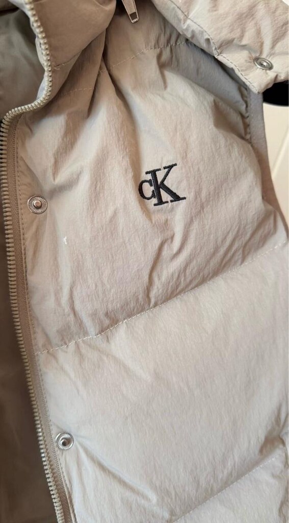 Calvin Klein kapüşonlu yelek