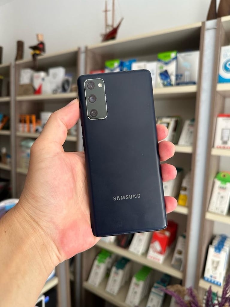 Samsung s20f 128 Gb ekran değişen sadece tr cihaz hatasız uygun - 3