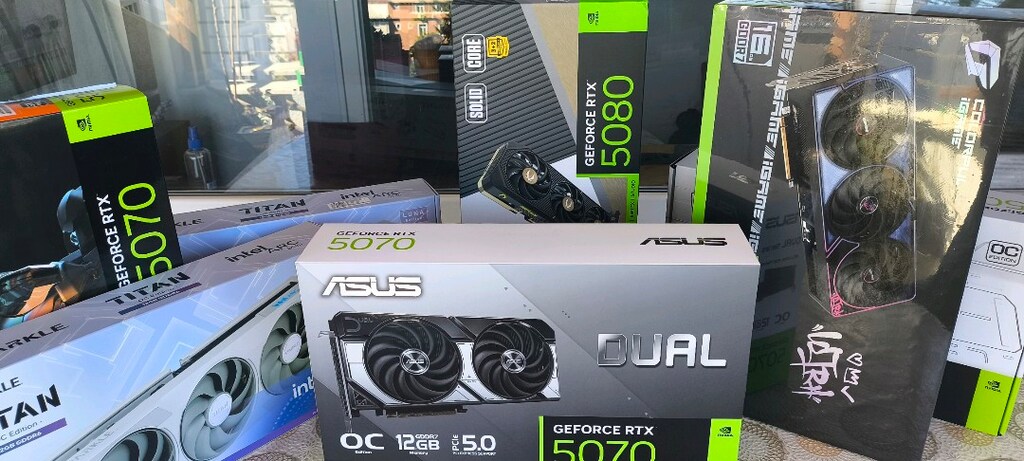 Asus dual oc edition RTX 5070 ekran kartı SIFIR KAPALI KUTU - 2