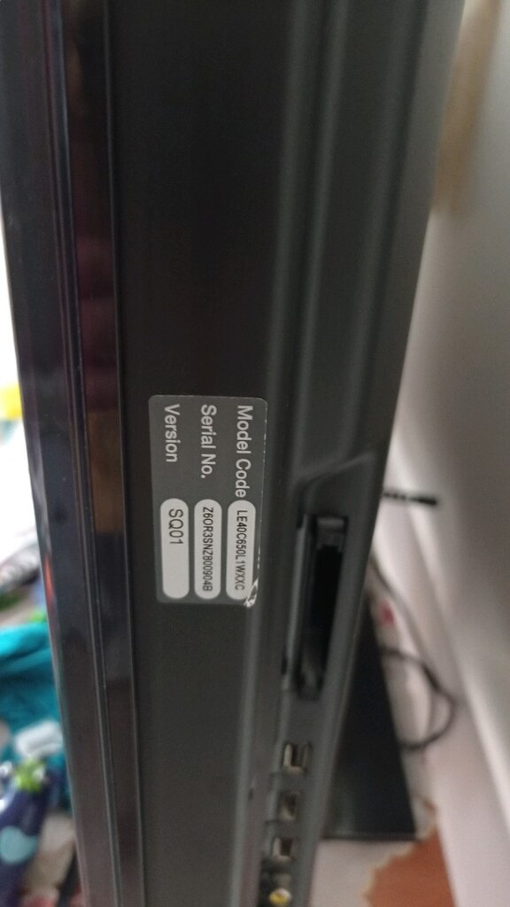 Samsung 106 ekran LCD TV - 2