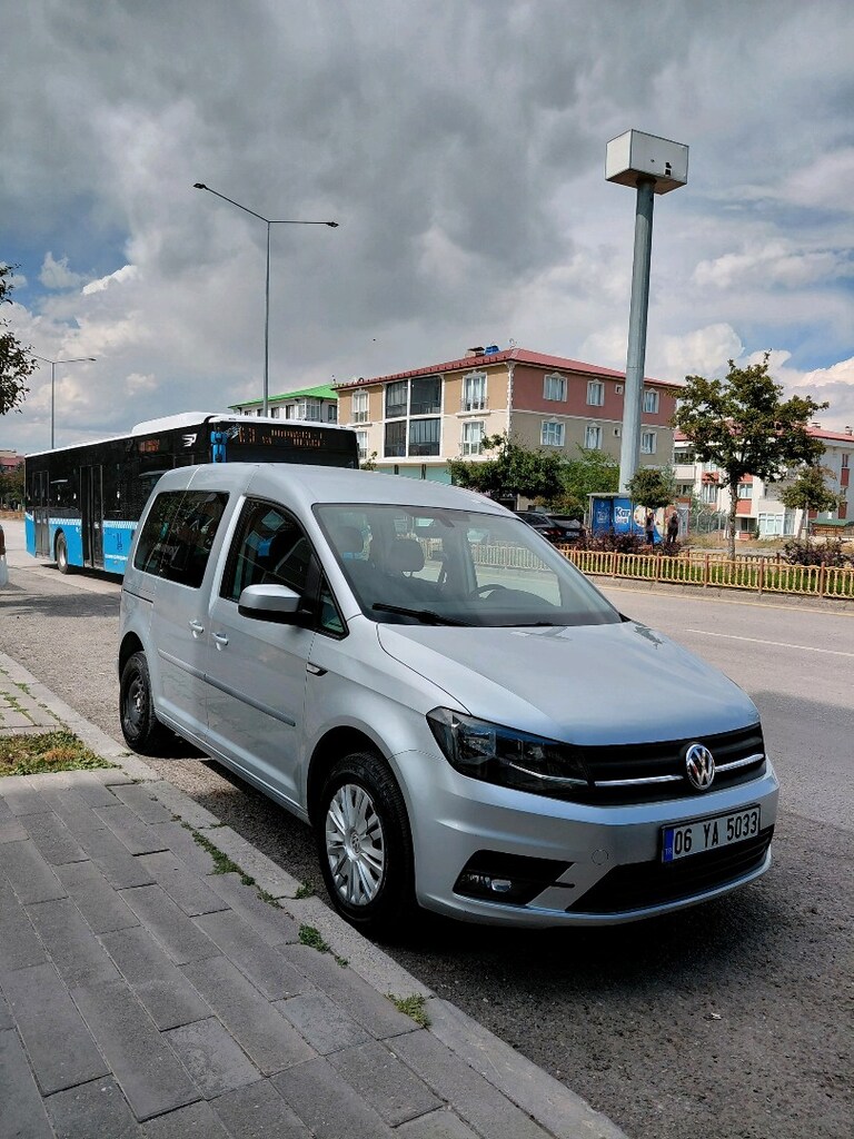 SAHİBİNDEN TEMİZ DÜŞÜK KM VOLKSWAGEN CADDY - 2