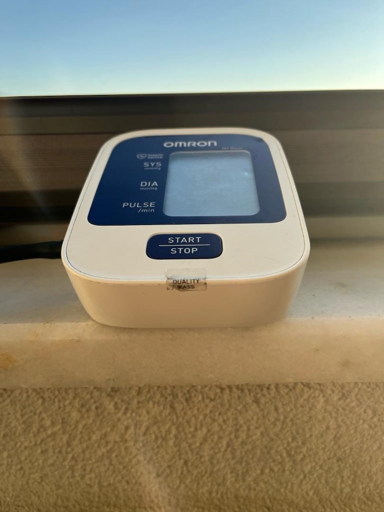 Omron m2 tansiyon cihazı (pil kapağı eksiktir) - 3
