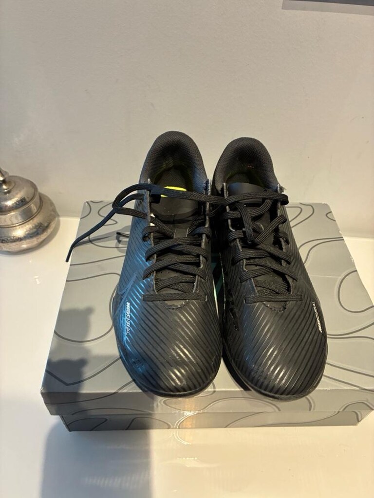 35 Numara Nike Çocuk Kramponu - 2
