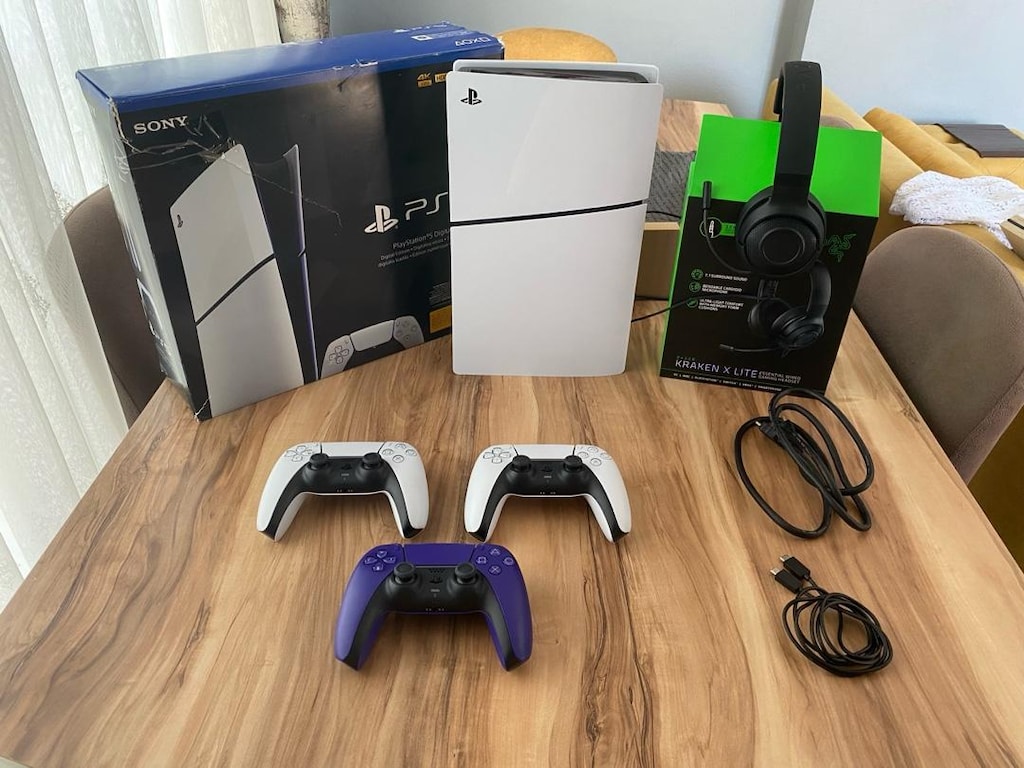 PS5 PLAYSTATİON 5 abonelik ile birlikte satılık Sıfır ayarında en dolu