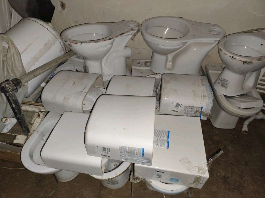 12 Adet klozet Acil Satılık - 2