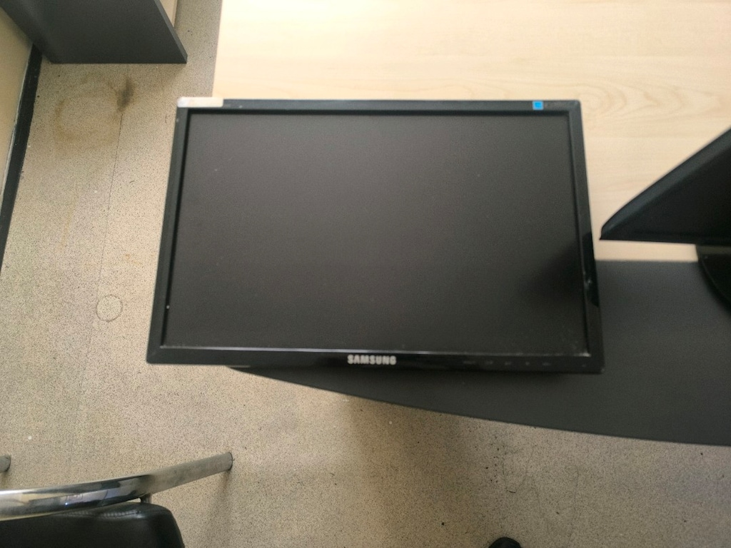 Asus ve Samsung bilgisayar ekranları - 4