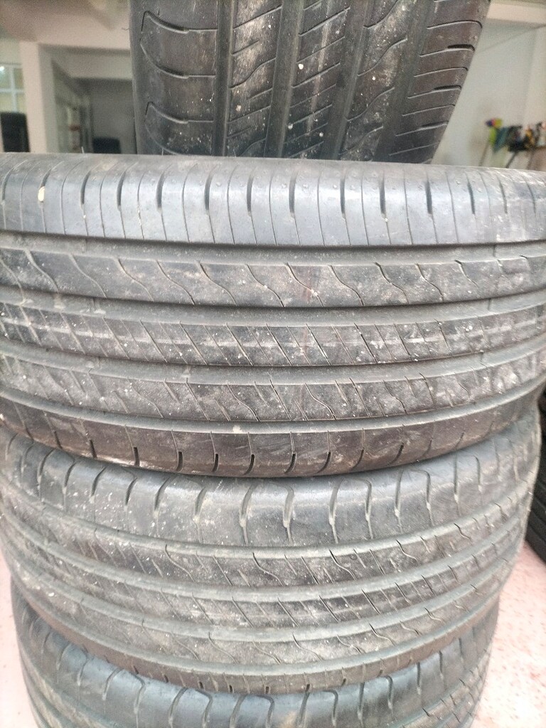 4 adet çıkma lastikler 215/50r17 sıfır gibi lastikler - 2