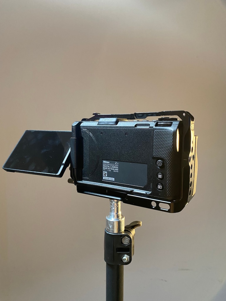 Nikon ZR 6K Body / SmallRig Kafes + Ek Orijinal Batarya - 8