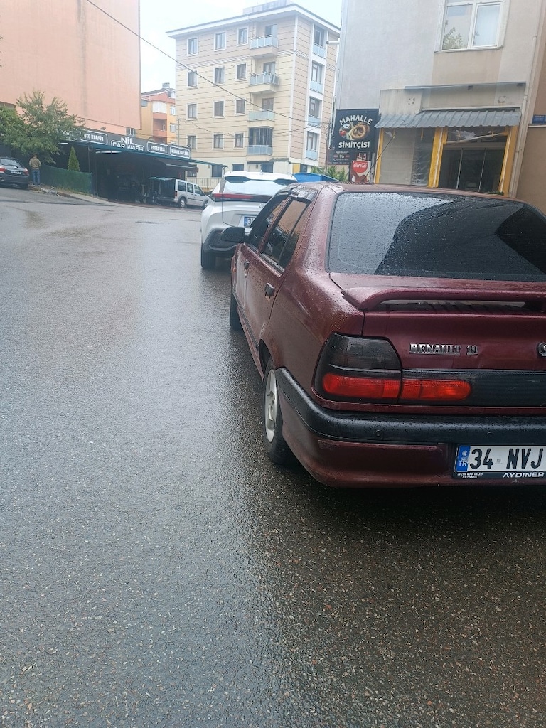 Renault 19