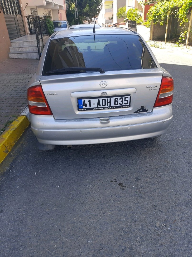 TEMİZ AİLE ARACI OPEL ASTRA 1.4 GL 2001 - 2