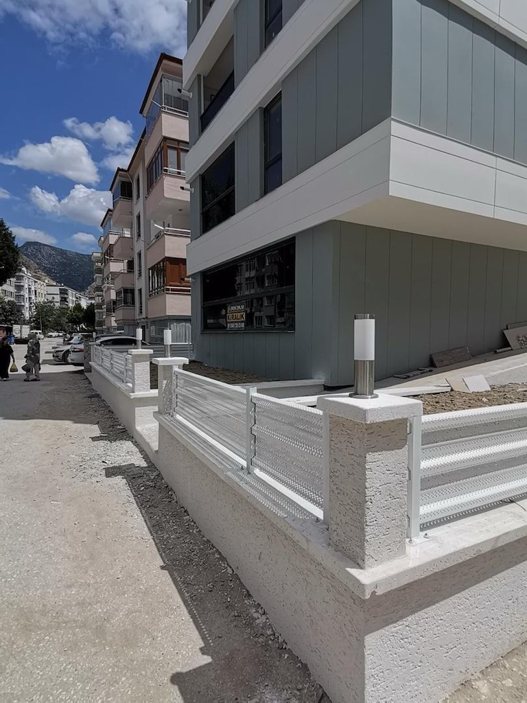 PERFO PANEL ÇİT - 7