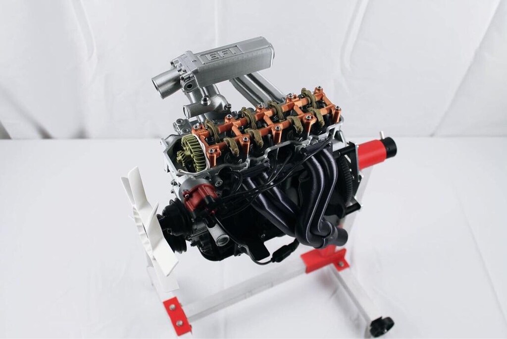 Diecast Motor Modeli 4 Pistonlu Hareketli - 12