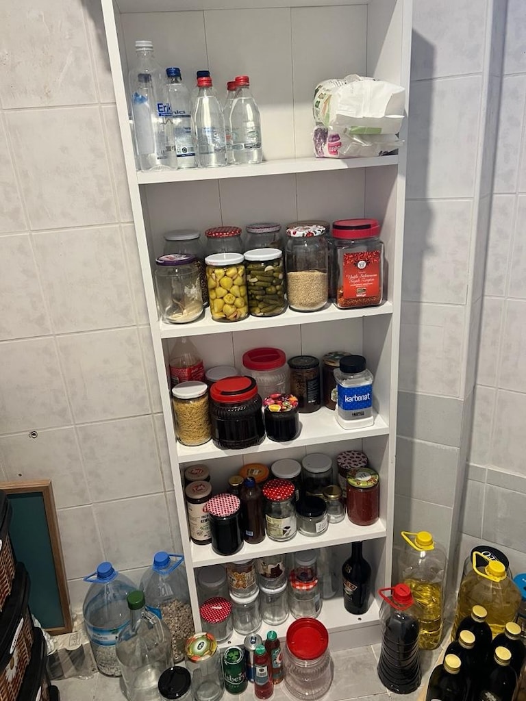 Raflı kiler dolabı/kitaplık 25*60*170