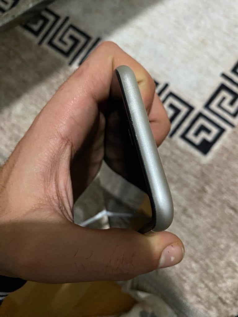 YURTIÇI İPHONE 11 PIL SEVIYESI 72 TAMİR GÖRMEDİ - 3