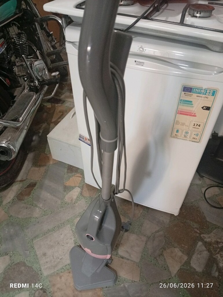 Dikey elektirikli süpürge - 3