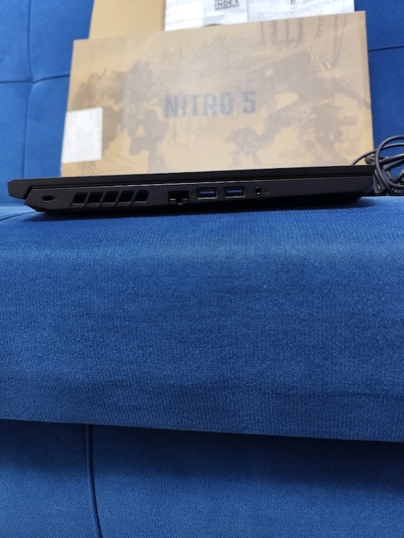Çok Temiz Acer Nitro 5 GAMİNG - Ryzen 5 + 16 GB + 4 GB RTX 3050 - 7