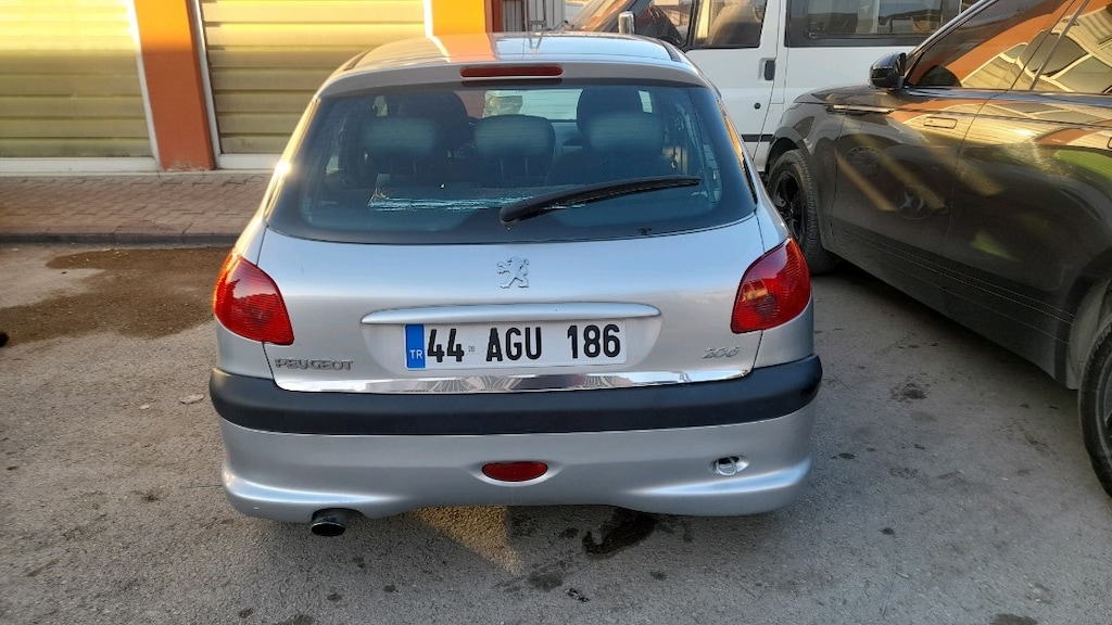 2005 model PEUGEOT 206 - 4