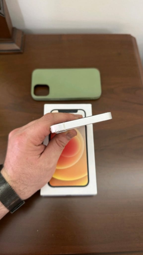iPHONE 12 MİNİ TÜRKİYE CİHAZI 64 GB - 8
