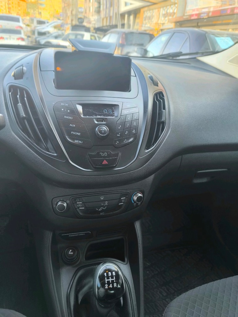Ford Courier Otomobil - 7