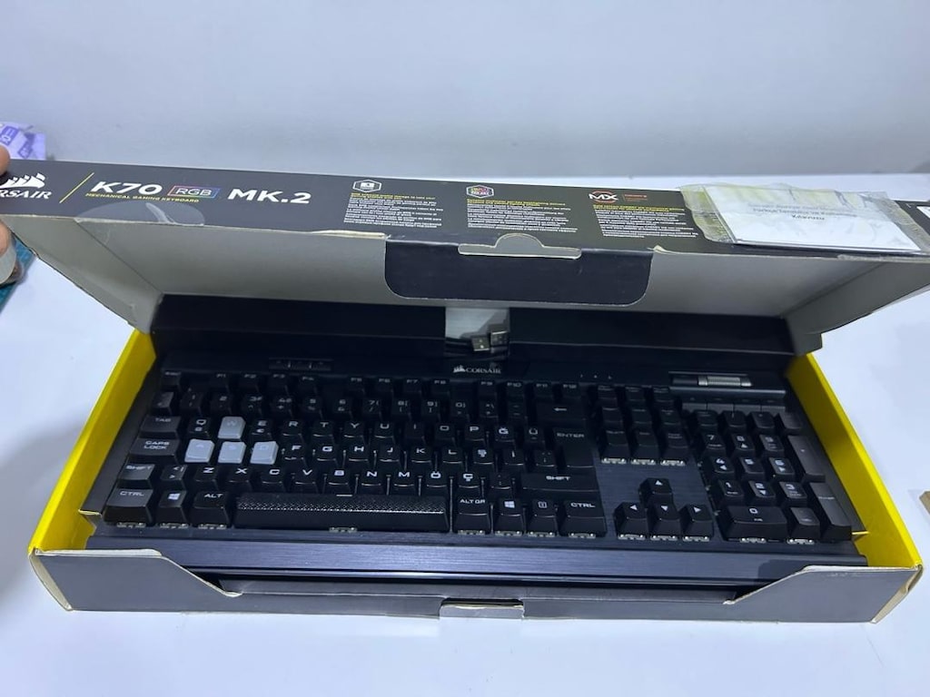Corsair K70 RGB MK.2 RGB Mekanik Gaming Klavye – Temiz - 7
