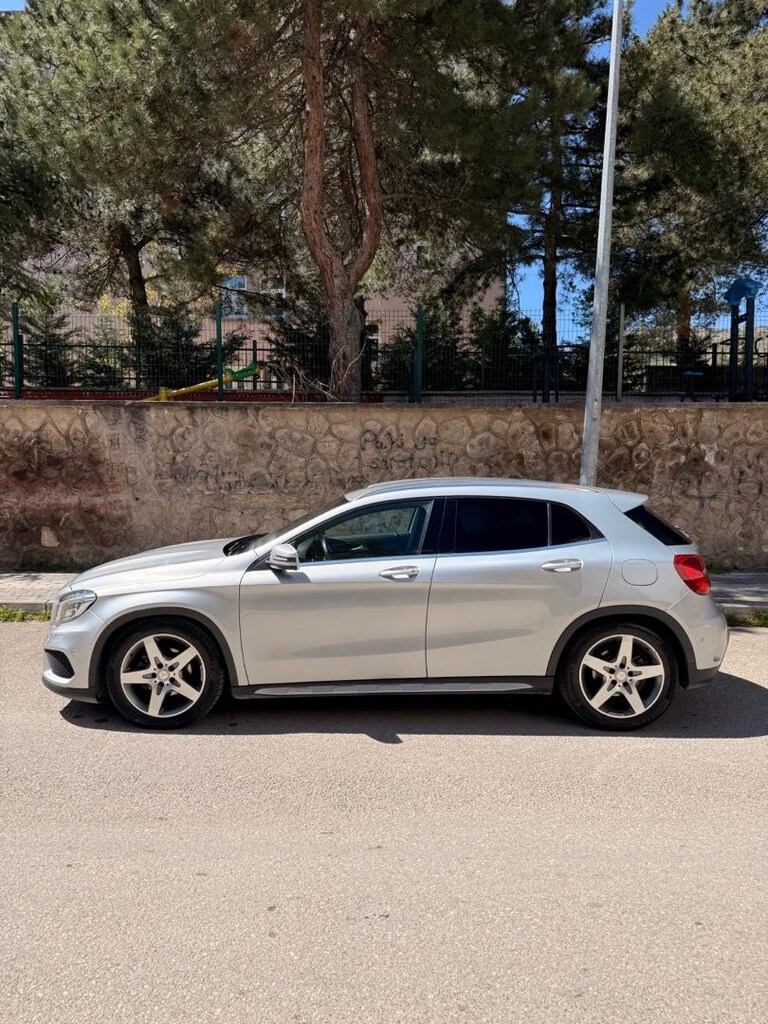 MERCEDES GLA 180CDI AMG 2015 - 9
