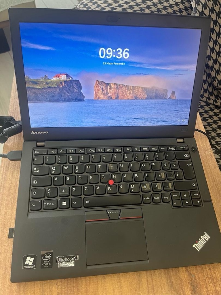 Sorunsuz Lenovo ThinkPad T550 i5 8GB RAM Laptop - 2