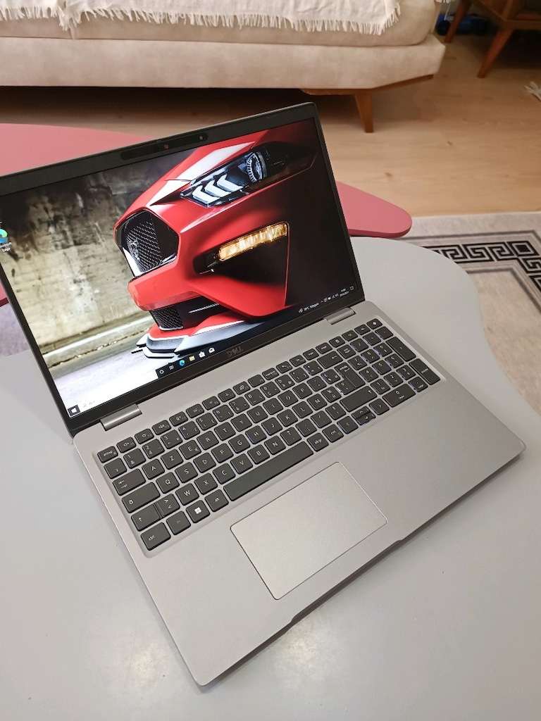 Dell Laptop İ5 11.NesiL - 8GB - 256GB SSD - Işıklı Klavye - 2