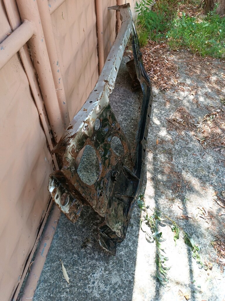 Mazda b2500 ön panel orijinal çıkma parça 97.98 - 3