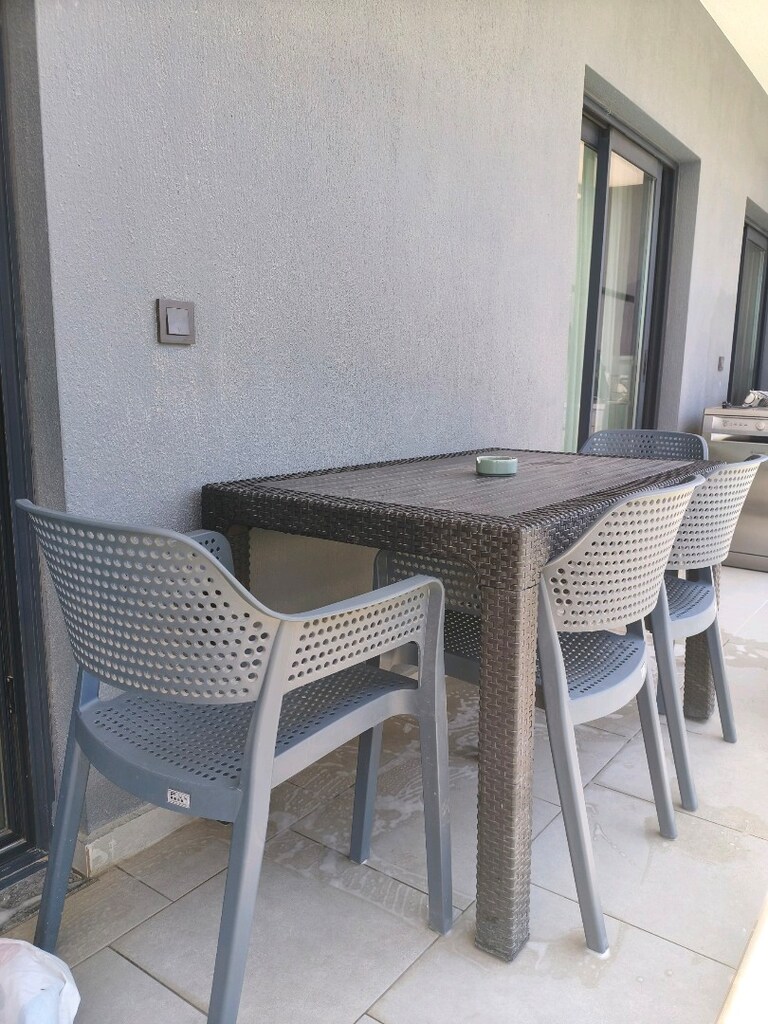 park bahçe plastik sağlam nerdeyse hiç kullanılmadı masa sandelye - 4