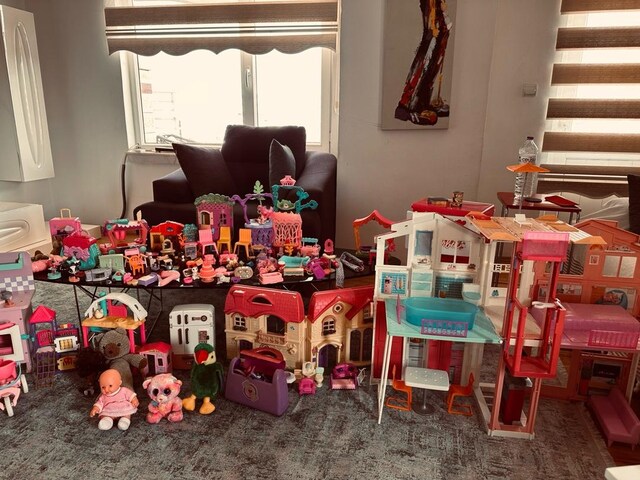 BARBİE DREAM HOUSE ASANSÖRLÜ VE KALİTELİ DİĞER OYUNCAKLARLA TOPLU SATI