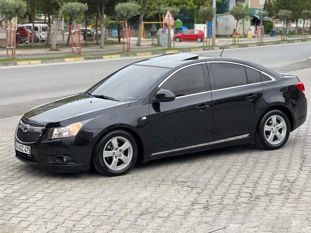 Chevrolet Curuze LS Plus - 9