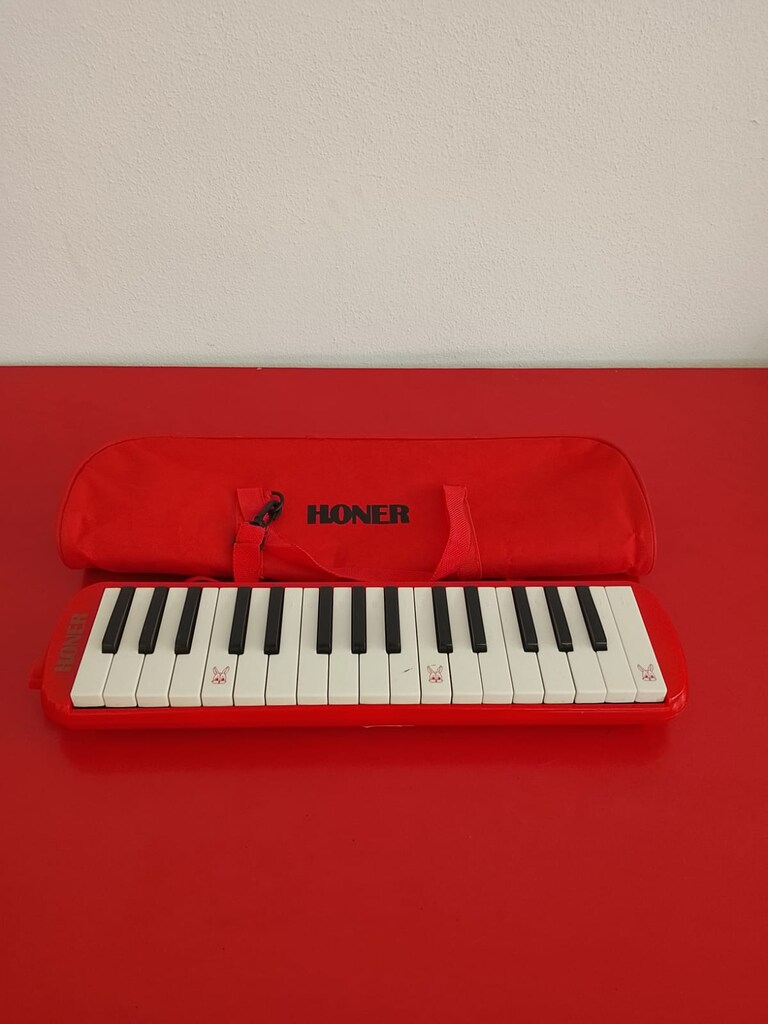 Honer 32 Tuşlu Kırmızı Melodika - Orijinal Taşıma Çantasıyla Birlikte - 2