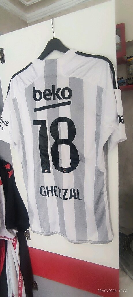 BEŞİKTAŞ TÜM TAKIM İMZALI MAÇ FORMASI - 2