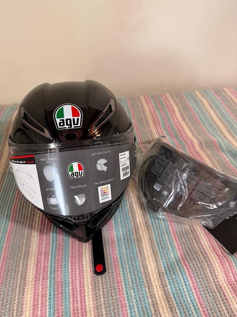 AGV PİSTA GP KARBON SIFIR KASK