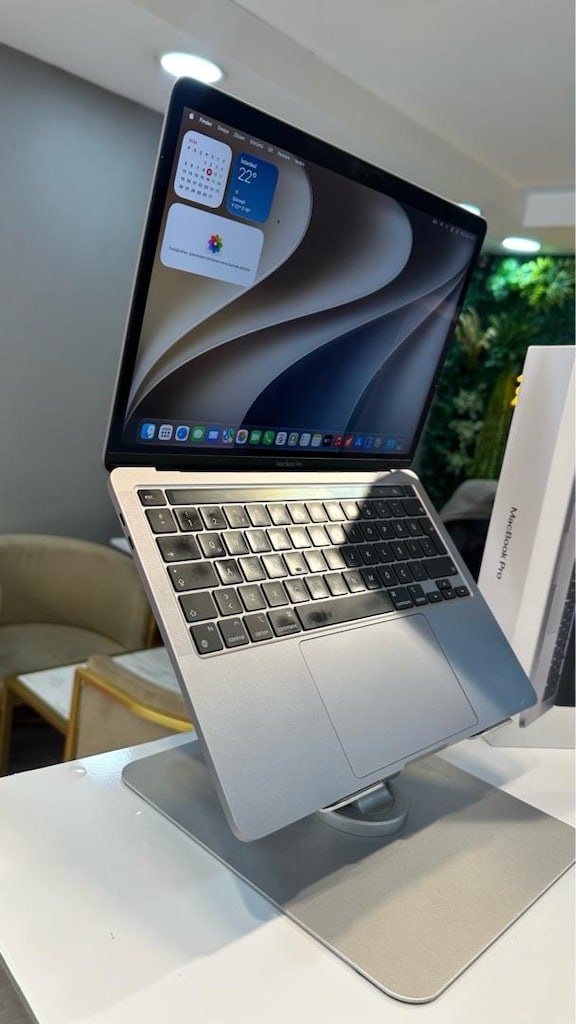 MacBook Pro M2 13” 8/256 PİL :95 Tertemiz hatasız - 3