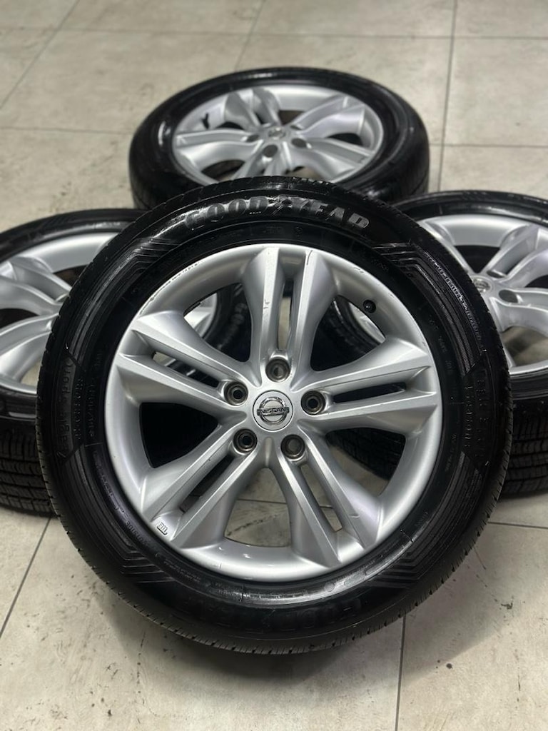 17 inç 5x114.3 orjinal Nissan jant lastik hatasız - 3
