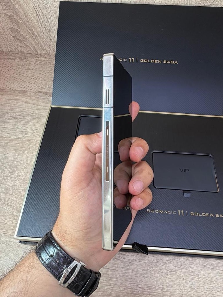 REDMAGİC GOLDEN SAĞA 24/1TB SIFIR - 2