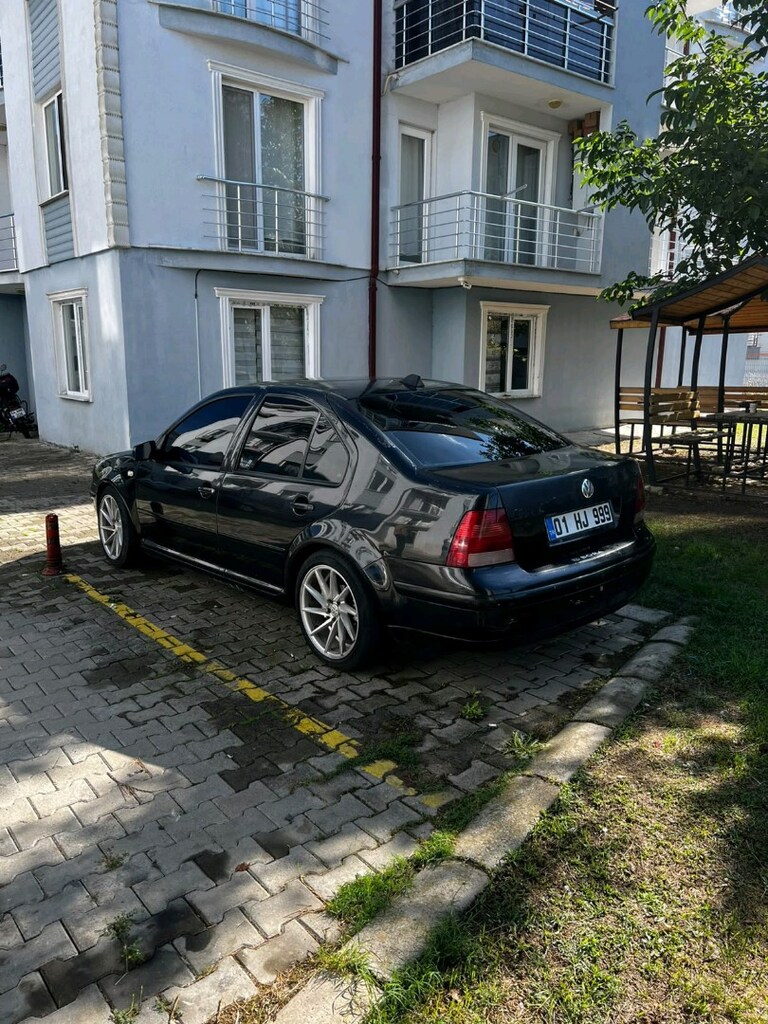 Volkswagen Bora 1.6 - 4