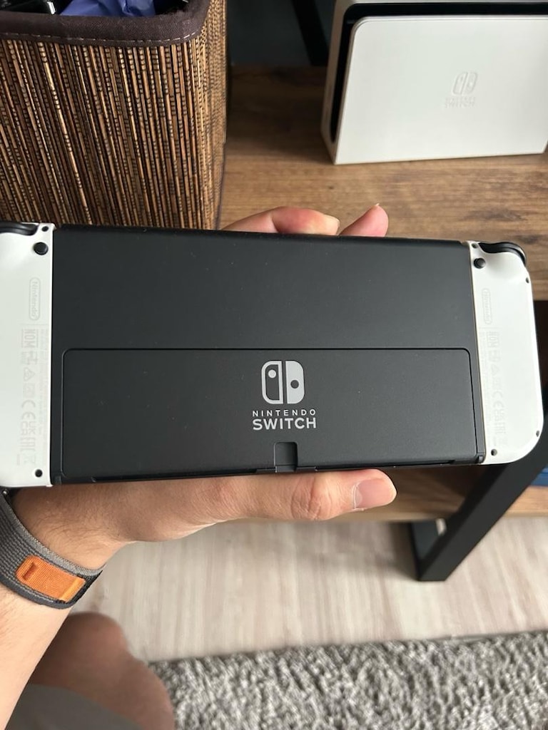 Nintendo Switch OLED + Dock + Oyunlar - 3