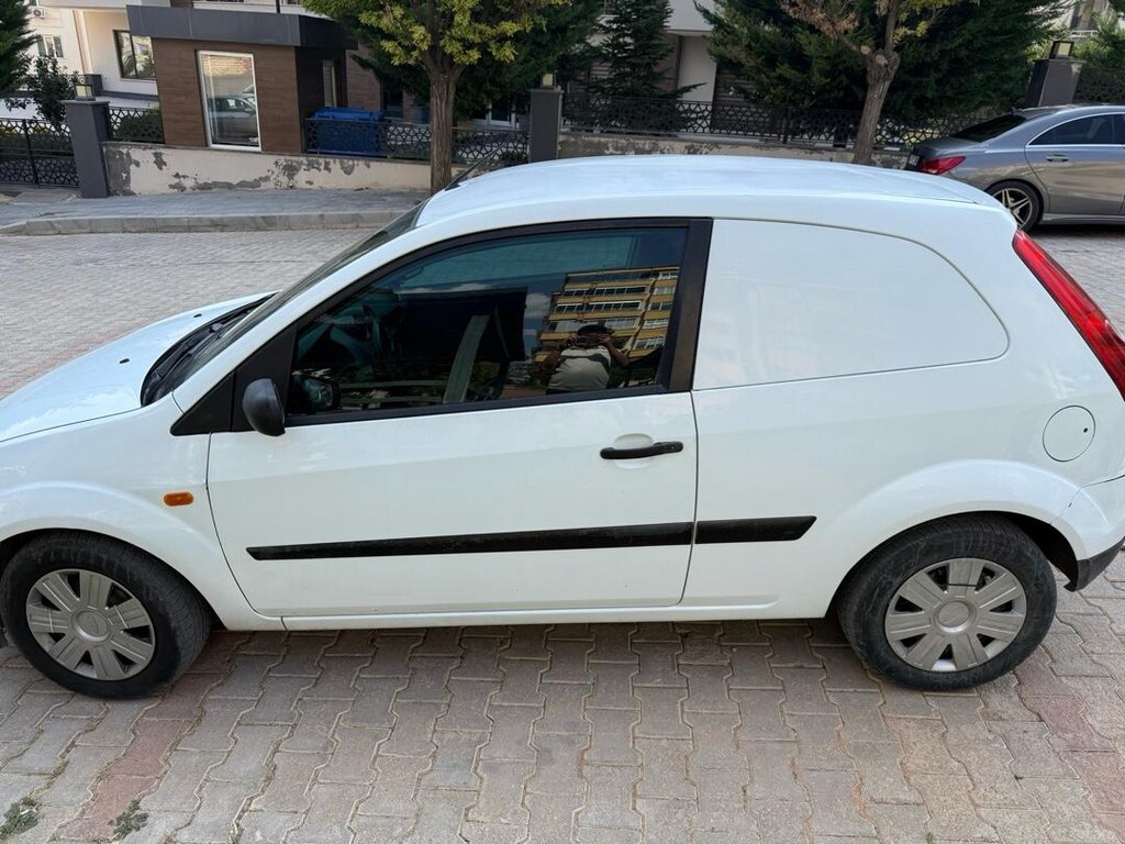 FORD FİESTA 1.4 Tcdi klimalı 2008 - 5