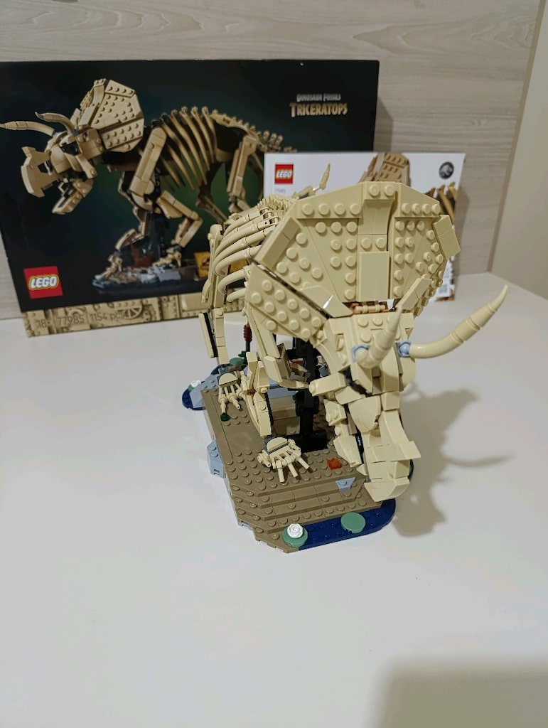 LEGO Jurassic Park 77985 - Dinosaur Fossils: Triceratops - 3