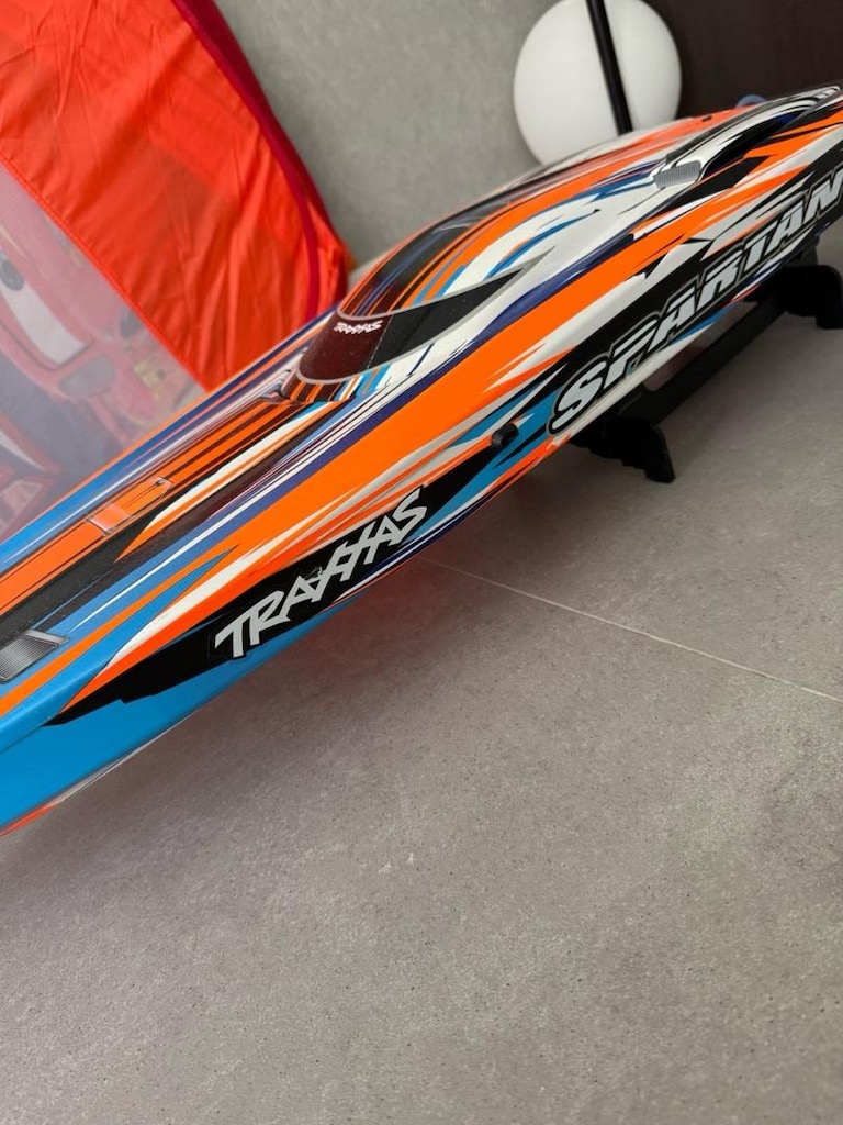 Traxxas Spartan SR 36'' RC Tekne - 3