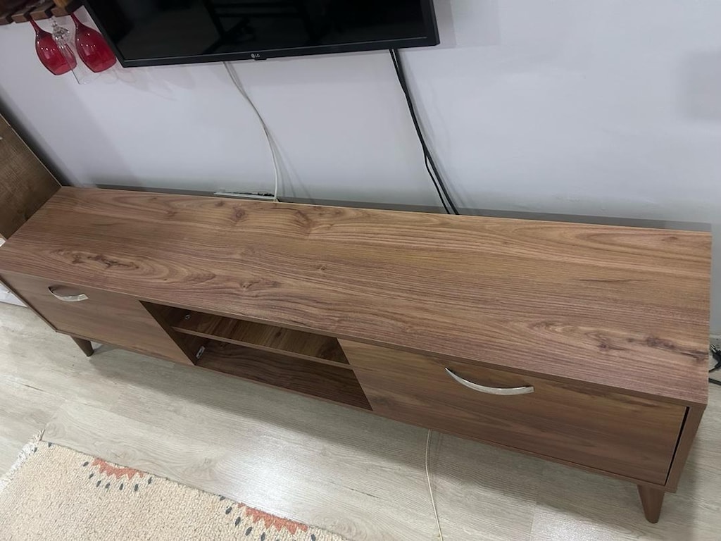 Modern Ahşap Desenli TV Ünitesi (Temiz ve Kullanışlı) - 4