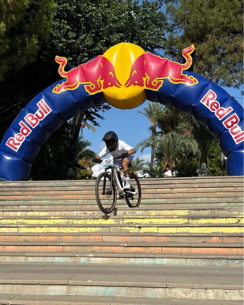 Jelatinleri Sökülmemiş Rockrider Race 900s - 3