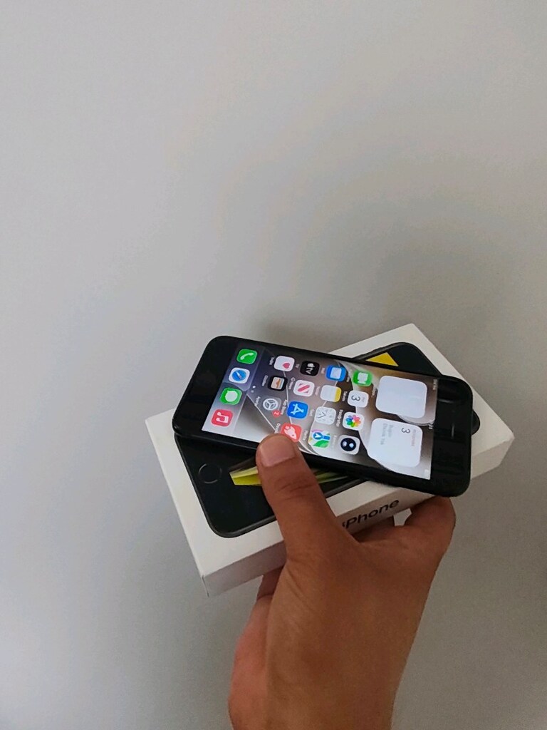 İPHONE SE 2 NESİL 64 GB TR CİHAZI - 3
