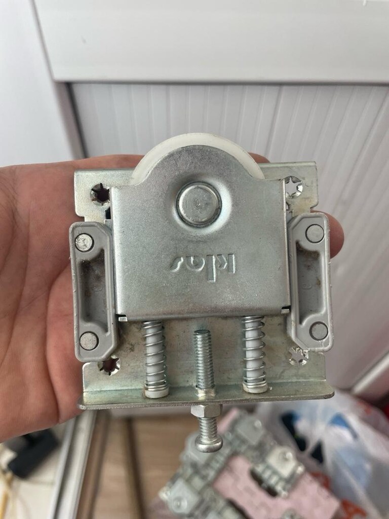dolap kapak tekerlek sürgüsü - 2