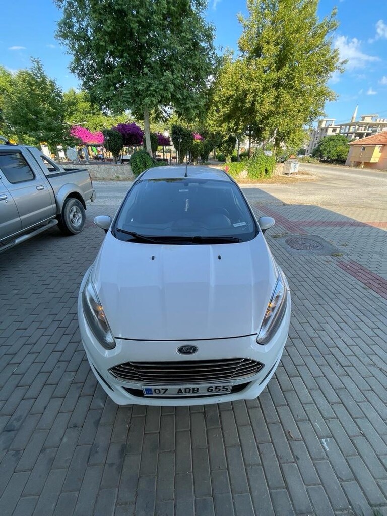 2014 Ford Fiesta TrendX - 2