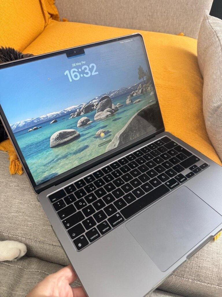 Apple MacBook Air M2 - 2